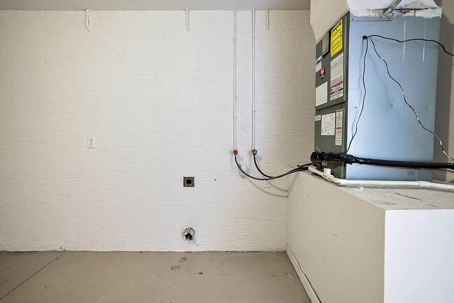Building Photo - 537 Paulling Dr