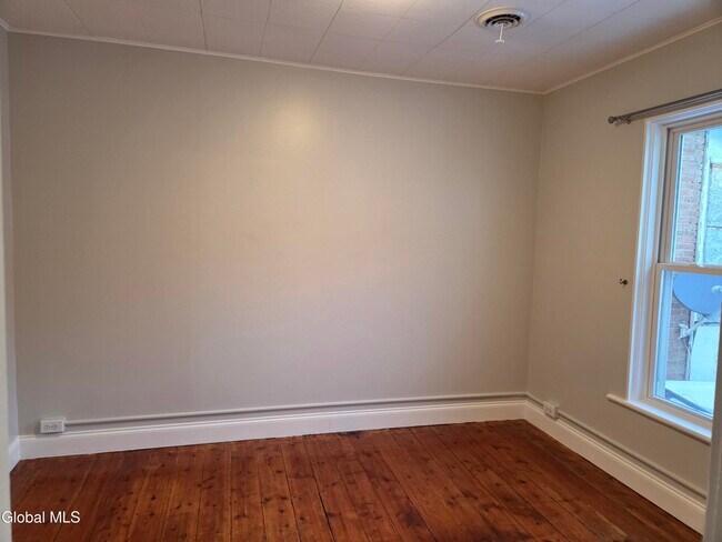 Building Photo - 669 Pawling Ave