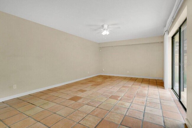 Building Photo - 5286 Willow Ct