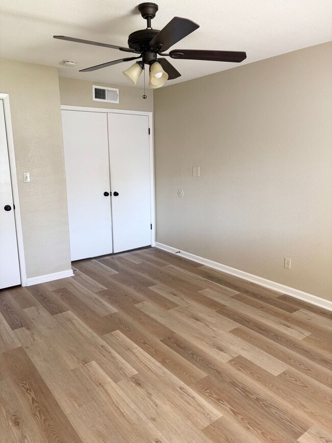 Building Photo - **Excellent 3br/2ba/2garage HOUSE (ELLIOT & DOBSON)