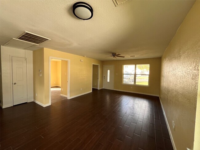 Building Photo - 11842 Greencanyon Dr