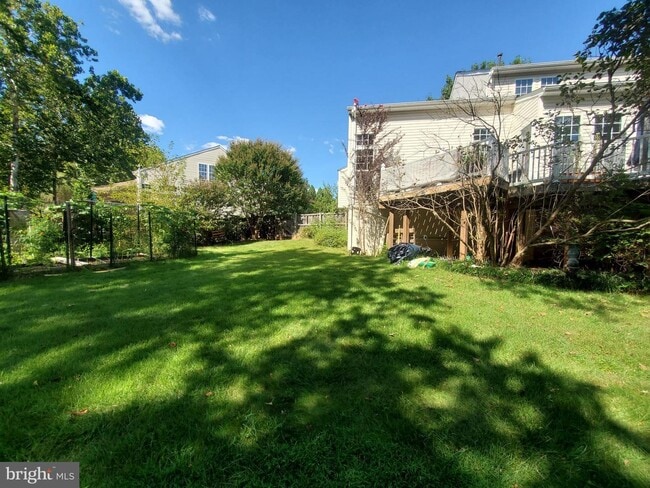 Building Photo - 20960 Capilano Ct