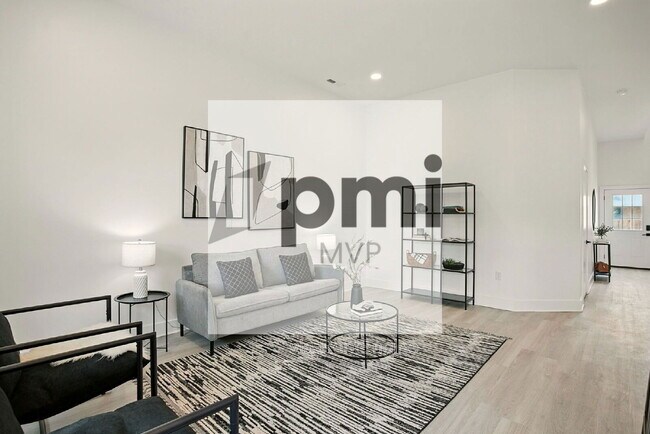 Building Photo - 92 E Innis Ave