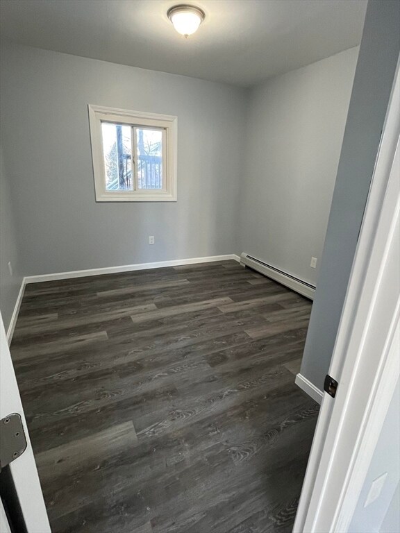 Building Photo - 106 Kilburn St