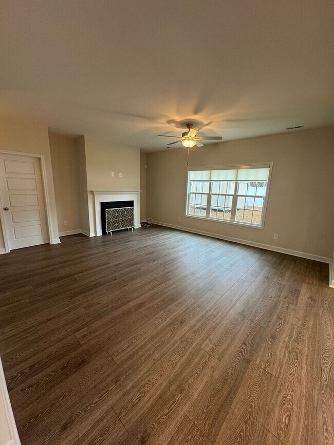 Building Photo - Rental - LIKE NEW!!!!  Absolutely Beautiful!!!