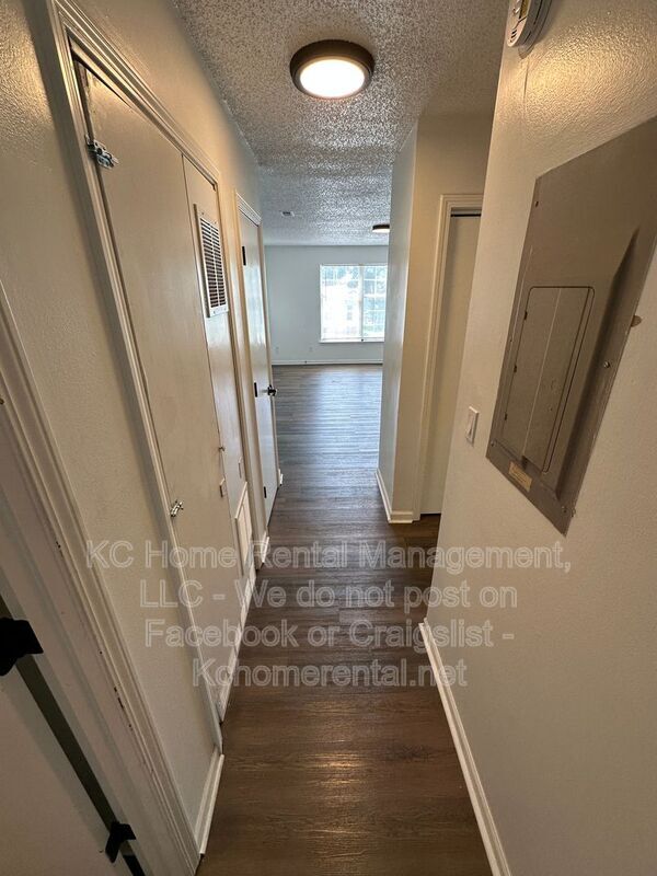 Building Photo - 300 Osage St