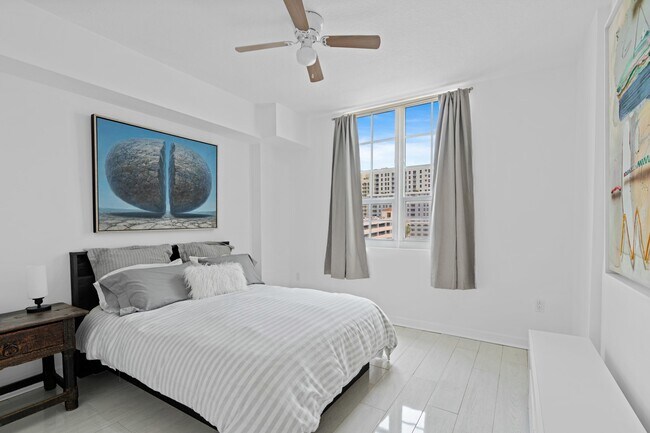 Building Photo - 410 Evernia St