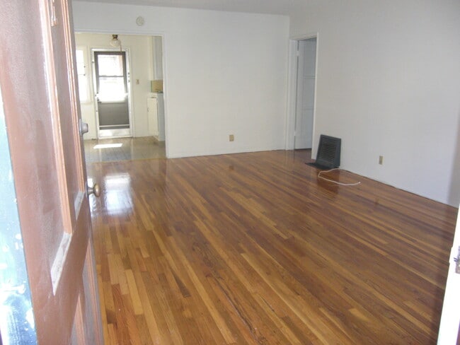 Living Room - 11368 Washington Pl