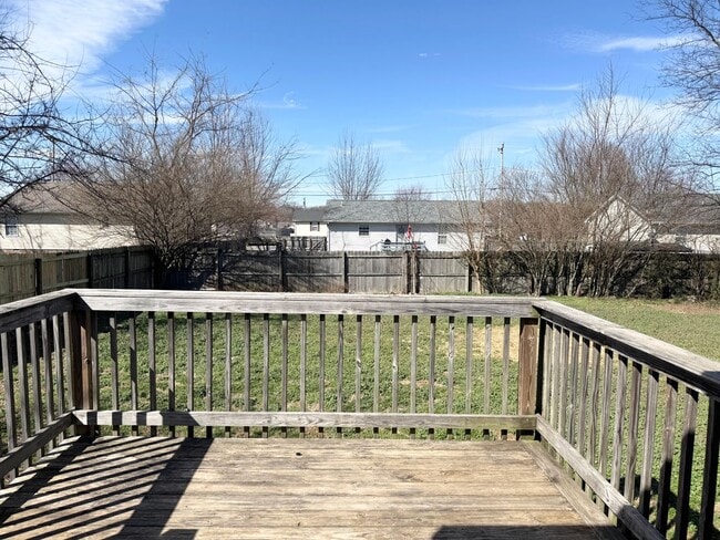 Building Photo - Newly Renovated Three Bedroom Close to Ft. Campbell