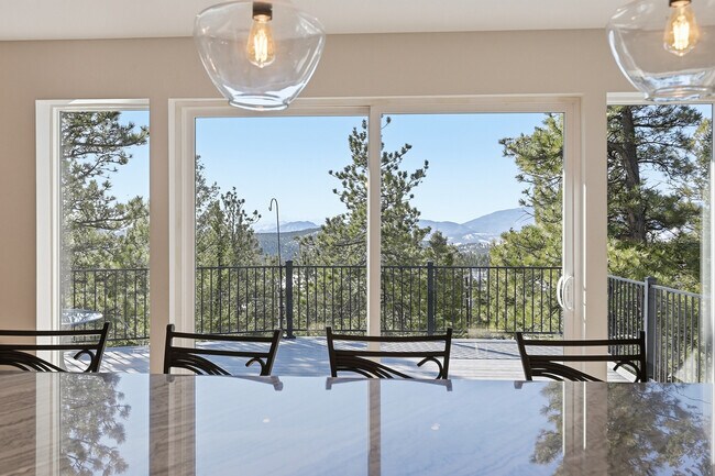 Building Photo - 30855 Walter Dr