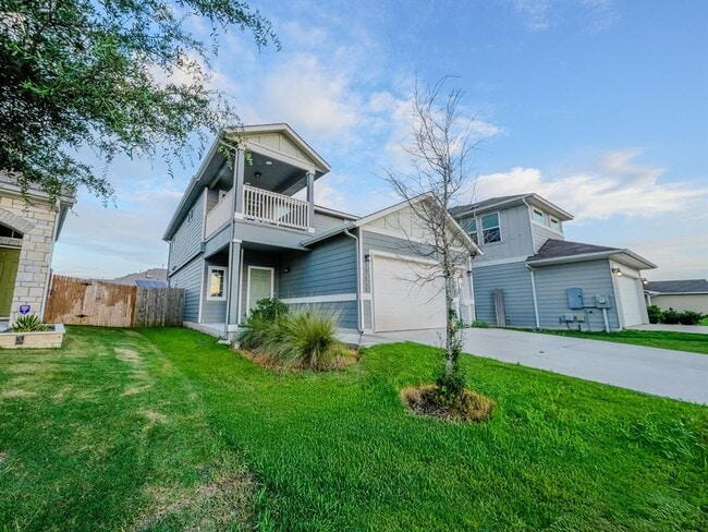 Building Photo - 10613 Harwood Overlook Cove