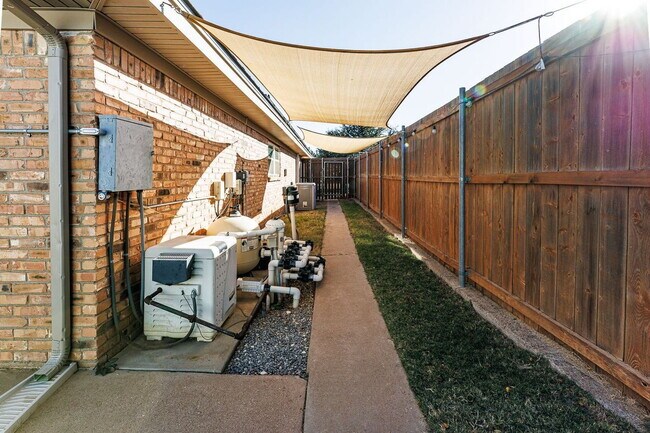 Building Photo - Discover Your Oasis: Spacious 3-Bed Lubboc...