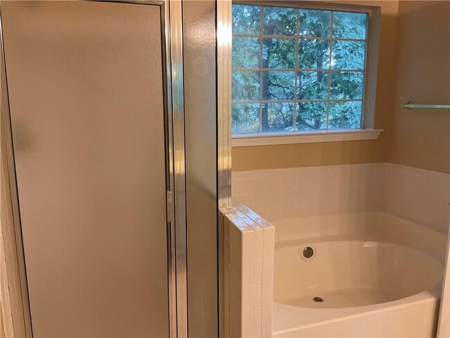 Building Photo - 2570 Treasure Ct