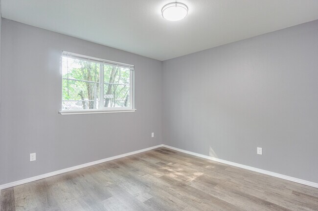 Building Photo - 4028 S Lawrence St