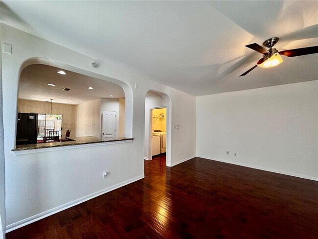 Building Photo - 2209 Independence Dr