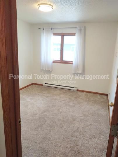 Building Photo - 19 Prairiewood Xing S