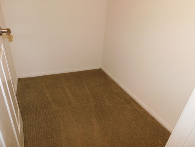 Building Photo - Downstairs Westpark Condo 1 Bedroom 1 Bath...