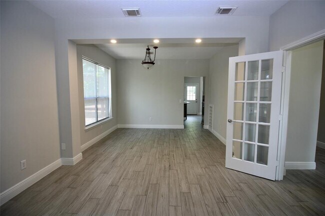 Building Photo - 5503 Medallion Pointe Ct