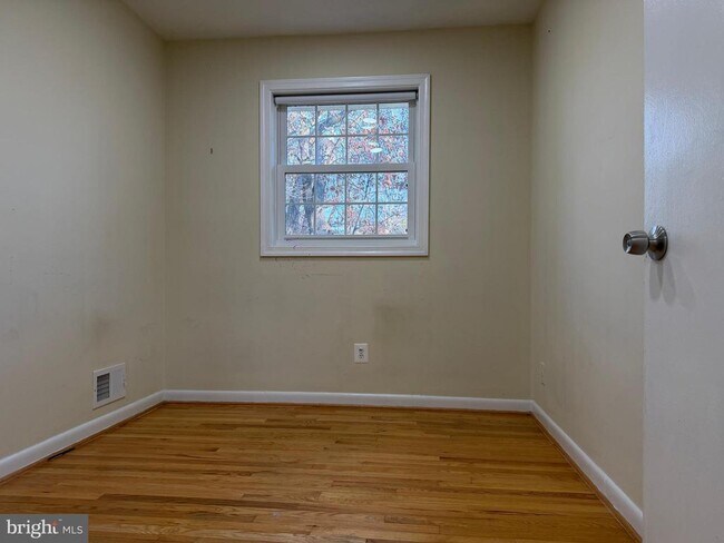 Building Photo - 5206 Easton Dr