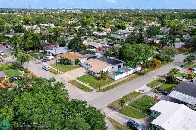 Primary Photo - 6470 Franklin St