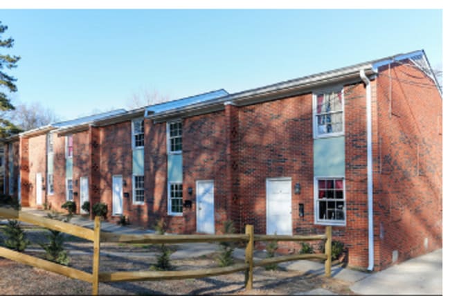 Primary Photo - Brick Townhouse near downtown Concord!