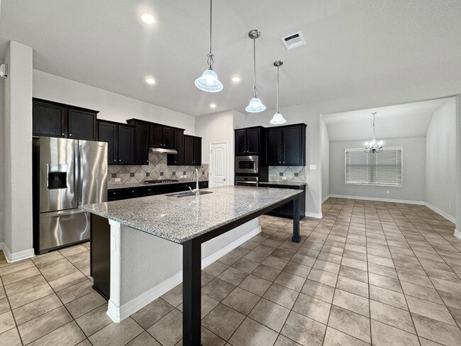 Building Photo - 9002 Monument Parke