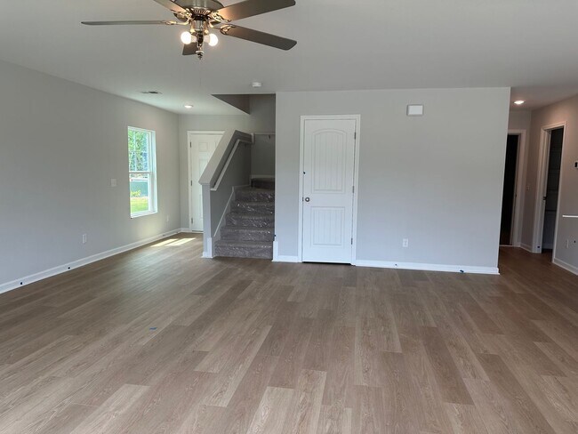 Building Photo - 207 Chime Creek Dr