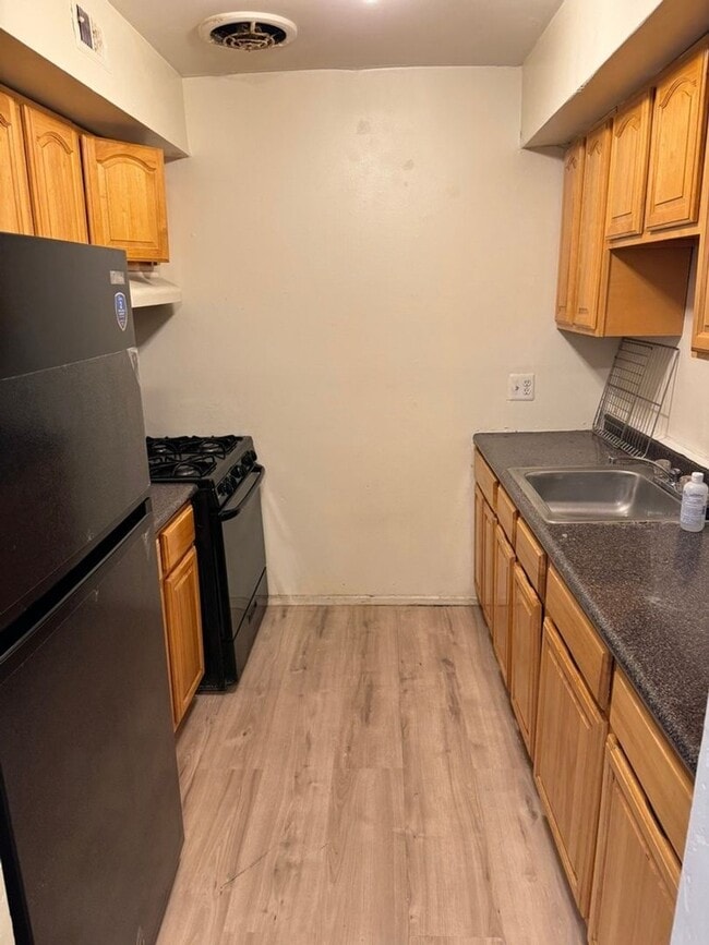 Building Photo - 9440 Woodbridge Rd