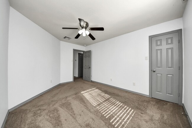 Building Photo - 4410 Lodge Vine Ct