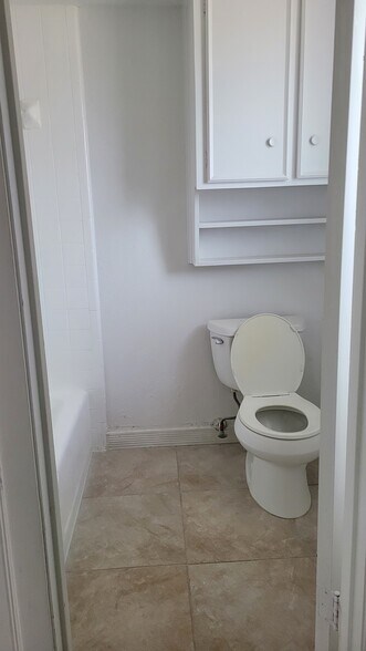 Building Photo - 7621 Dentcrest Dr