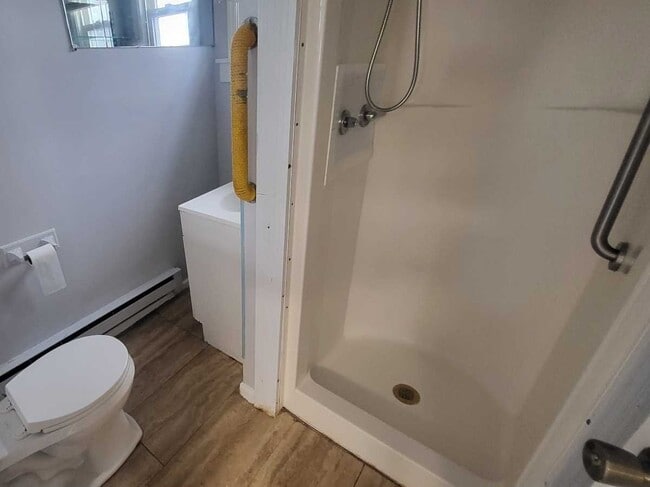 Building Photo - 29 Gifford Ave