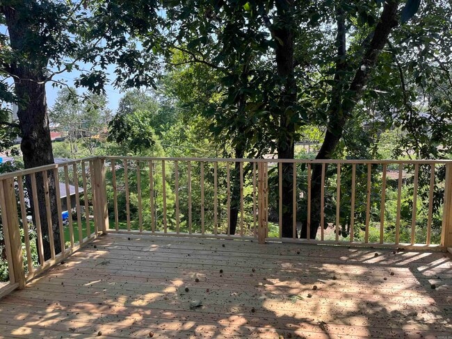 Building Photo - 68 White Oak Ln