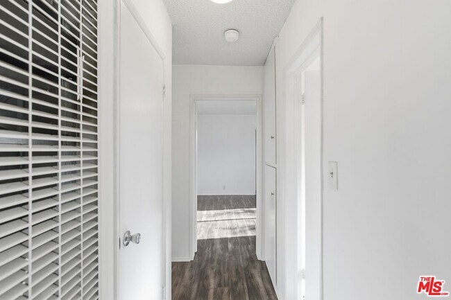 Building Photo - 739 Croft Ave