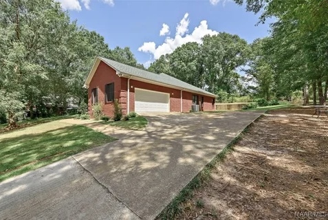 Building Photo - 3521 Lake Oak Ridge Dr