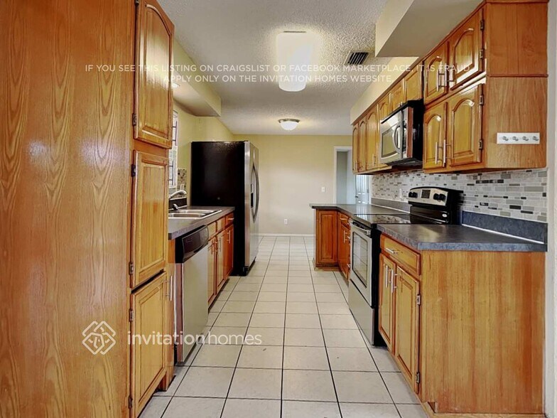 Building Photo - 1752 Thames St