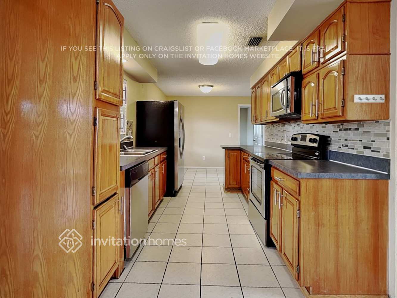 Building Photo - 1752 Thames St