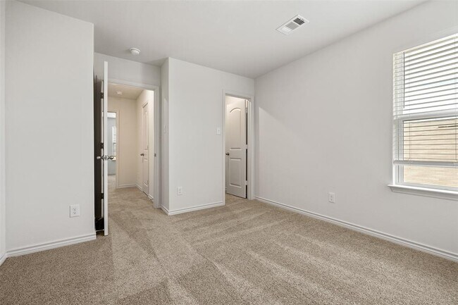 Building Photo - 14301 Prairie Sod Ln