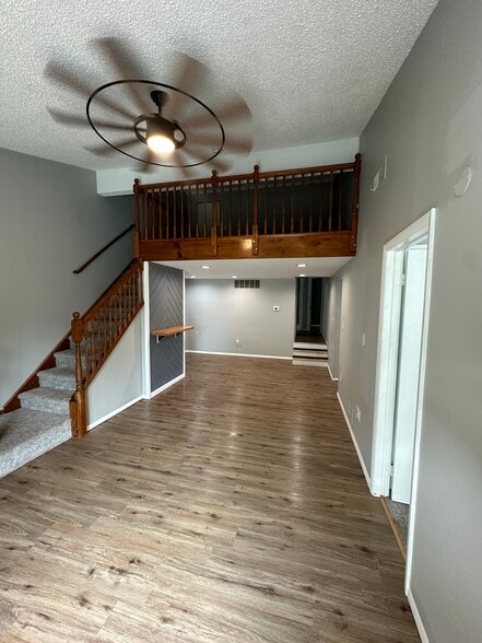 Primary Photo - 105 View Ct