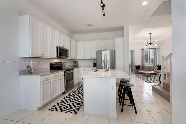 Building Photo - 17641 SW 153rd Ct