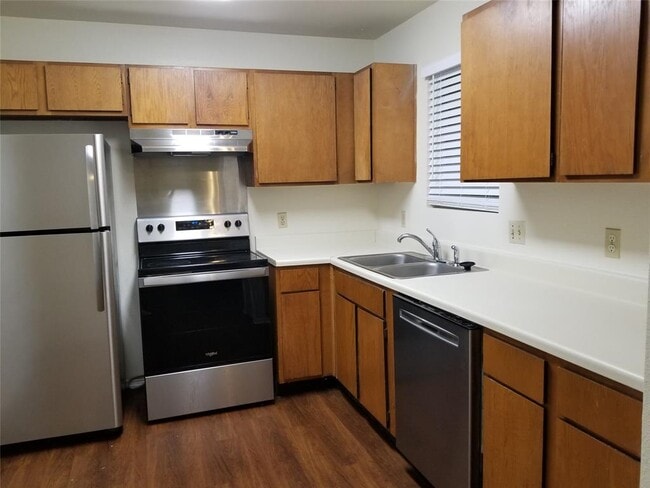 Building Photo - 1201 Danbury Square
