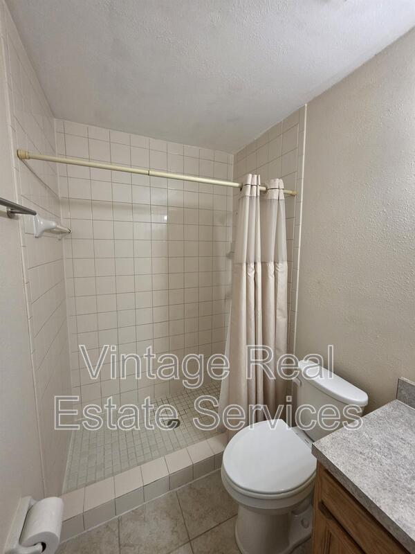 Building Photo - 5202 Sunridge Palms Dr