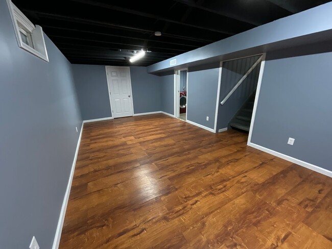 Building Photo - $1795 Rent  - $1795 Deposit - 3 Bed 2 Bath...