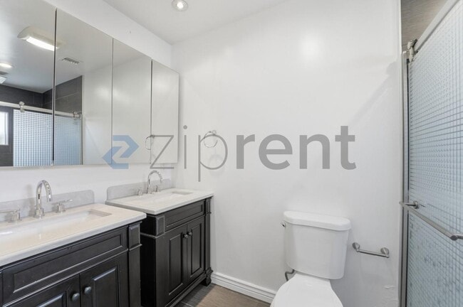 Building Photo - 1031 E Roosevelt St