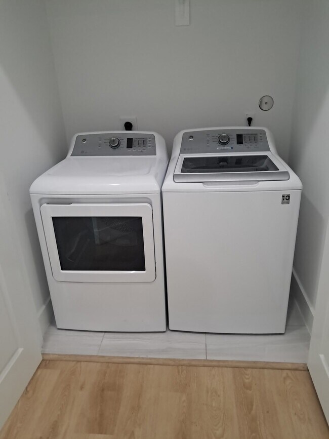 Building Photo - 2902 Rosalie St