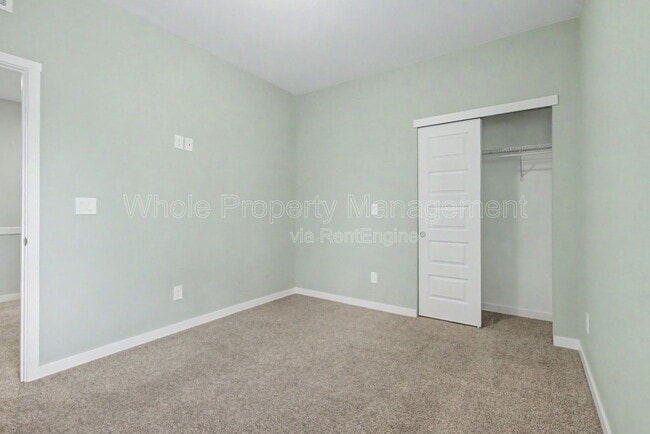 Building Photo - 5803 Poplar St