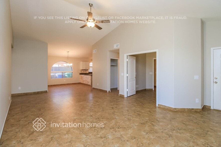 Building Photo - 9827 Olla Ave