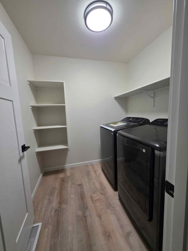 Building Photo - 323 Ashbrook Dr