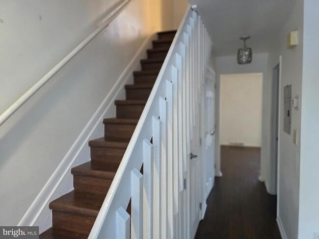Building Photo - 22 Oyster Bay