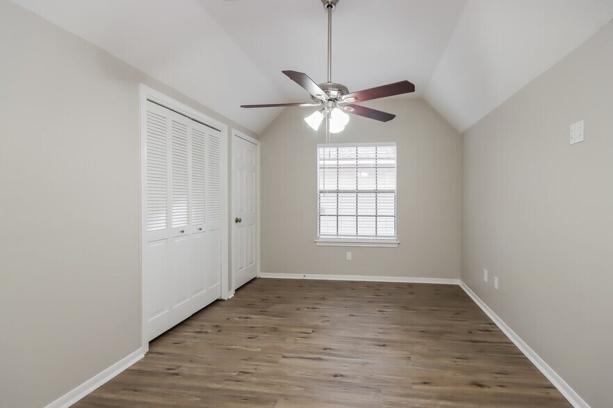 Building Photo - 4535 Echo Falls Dr