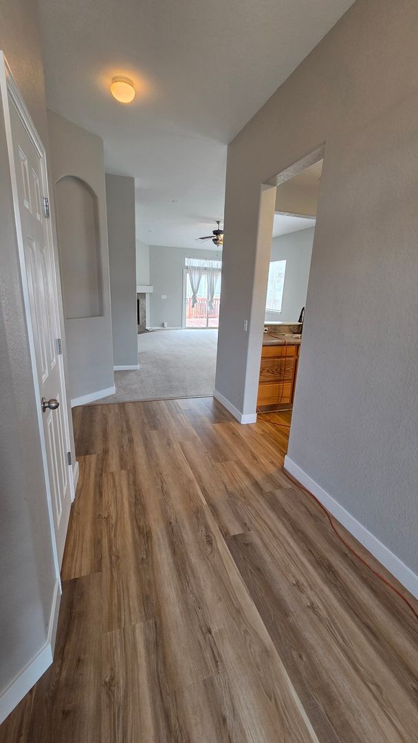 Building Photo - 3 Bedroom 2 Bath Home With Large Unfinished Basement